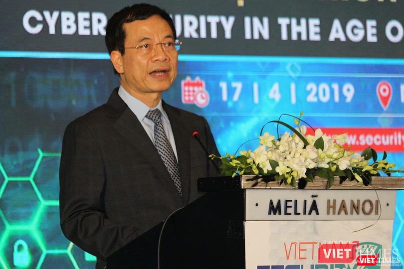 Bộ trưởng Bộ Thông tin và Truyền thông Nguyễn Mạnh Hùng phát biểu khai mạc hội thảo Vietnam Security Summit 2019.