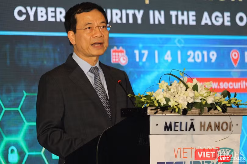 Bộ trưởng Bộ Thông tin và Truyền thông Nguyễn Mạnh Hùng phát biểu khai mạc hội thảo Vietnam Security Summit 2019.