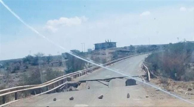 Chiếc cầu bị lực lượng Hoithi phá hỏng sau cuộc tấn công. Ảnh minh họa: South Front.