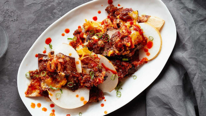 Bít-tết thăn bò và kimchi lê. Ảnh minh họa: Plate