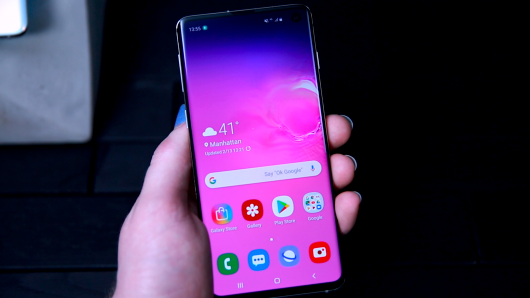 Galaxy S10. Ảnh: CNBC Galaxy S10. Ảnh: CNBC