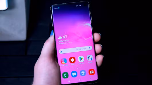 Galaxy S10. Ảnh: CNBC