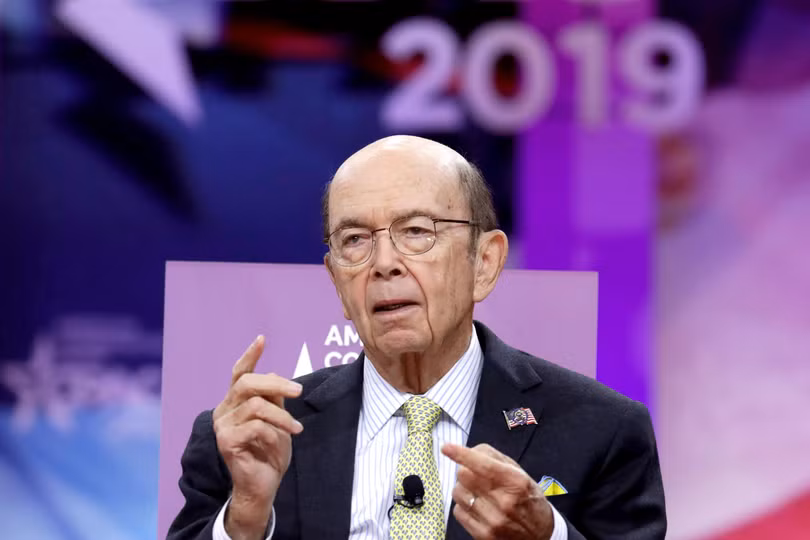 Bộ trưởng Thương mại Mỹ Wilbur Ross khẳng định quyết định nới lỏng lệnh cấm nhằm mục đích duy trì hoạt động cho các nhà mạng và lợi ích của người dùng, không phải động thái thỏa hiệp với Huawei. Ảnh: CNBC