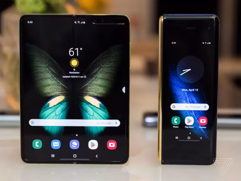 Galaxy Fold thiết kế với màn hình 7,3 inch bên trong có thể gấp lại. Ảnh: The Verge Galaxy Fold thiết kế với màn hình 7,3 inch bên trong có thể gấp lại. Ảnh: The Verge