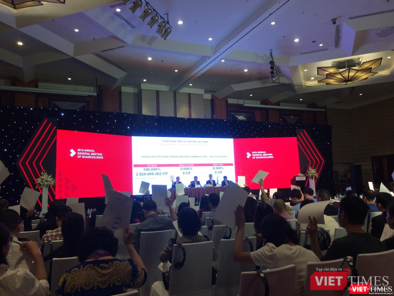 Các cổ đông tham gia biểu quyết tại phiên họp ĐHĐCĐ năm 2019 của Techcombank (Ảnh: P.D)