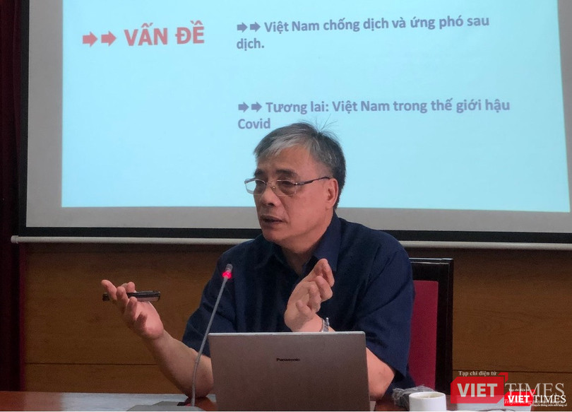 TS. Trần Đình Thiên tại buổi sinh hoạt của CLB Cafe Số (Ảnh: HB) TS. Trần Đình Thiên tại buổi sinh hoạt của CLB Cafe Số (Ảnh: HB)