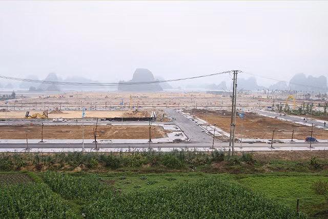 Thị trường bất động sản Vân Đồn trầm lắng sau 1 năm lên cơn sốt. Ảnh: Tuấn Tú