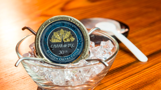 Sản phẩm trứng cá đen Cviar De Duc của Tập đoàn Cá tầm (nguồn: catam.vn) Sản phẩm trứng cá đen Cviar De Duc của Tập đoàn Cá tầm (nguồn: catam.vn)