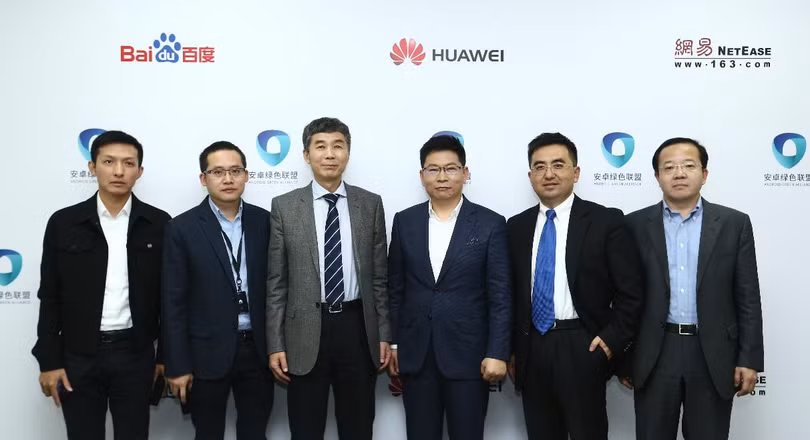 Cuối năm 2016, tại sự kiện ra mắt Mate 9, Huawei đã công bố thành lập "Liên minh Android xanh" với sự tham gia của các ông lớn như Baidu, Alibaba, Tencent, NetEase để phát triển hệ sinh thái ứng dụng trong nước. Ảnh: iFeng