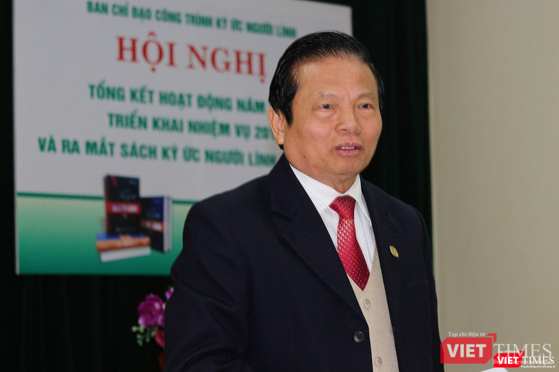 Nguyên Bộ trưởng Bộ TT&TT Lê Doãn Hợp phát biểu tại Hội nghị.