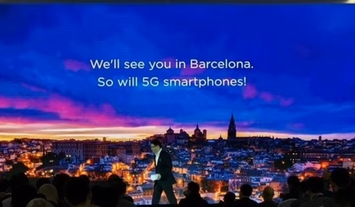 CEO mảng Tiêu dùng, Richard Yu công bố thời điểm ra mắt smartphone gập tại Bắc Kinh ngày 24.1. Ảnh: Gizmochina