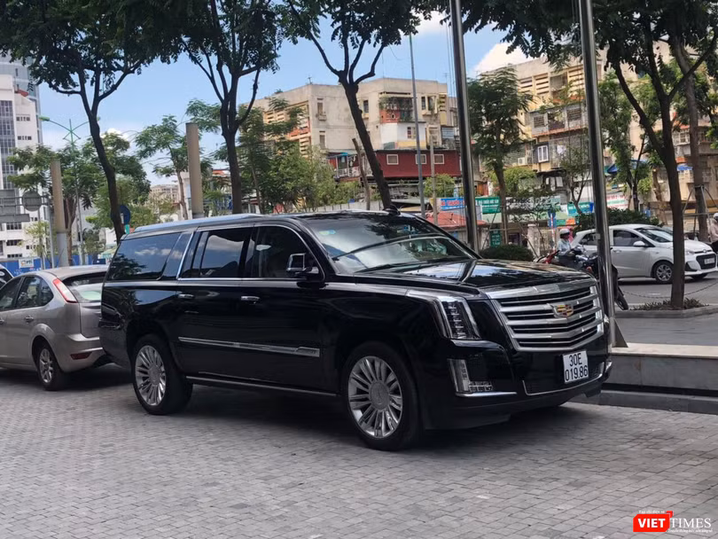 Ông Thanh cho biết giám đốc tài chính Vinaconex "tha thiết" mua ô tô cho mình nhưng ông từ chối và cho biết "cái xe Cadillac" dưới sân mang tên mình và chỉ là một trong nhiều chiếc xe ông sở hữu (Ảnh minh họa: VT)