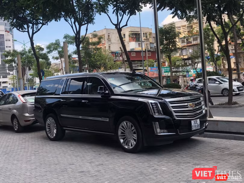 Ông Thanh cho biết giám đốc tài chính Vinaconex "tha thiết" mua ô tô cho mình nhưng ông từ chối và cho biết "cái xe Cadillac" dưới sân mang tên mình và chỉ là một trong nhiều chiếc xe ông sở hữu (Ảnh minh họa: VT)