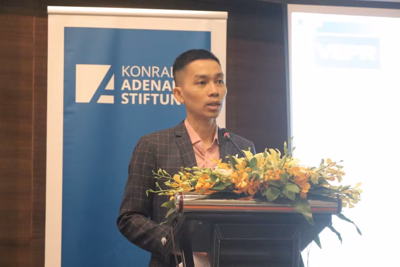 PGS.TS. Nguyễn Đức Thành trình bày nội dung Báo cáo Kinh tế Vĩ mô Quý III/2018 (Nguồn: VEPR)