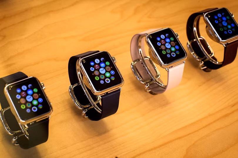 Hồi tháng 9, một số nguồn tin cho biết Mỹ sẽ xem xét tăng thuế trên các loại sản phẩm đeo thông minh như Apple Watch và đồng hồ Fibit tới cuối năm nay. Ảnh: NY Post Hồi tháng 9, một số nguồn tin cho biết Mỹ sẽ xem xét tăng thuế trên các loại sản phẩm đeo thông minh như Apple Watch và đồng hồ Fibit tới cuối năm nay. Ảnh: NY Post