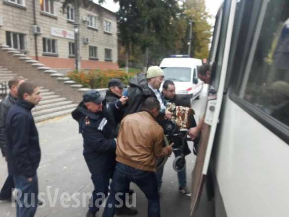 Chính quyền địa phương Chernihov di tản người dân trong khu vực thảm họa. Ảnh minh họa: Rusvesna.