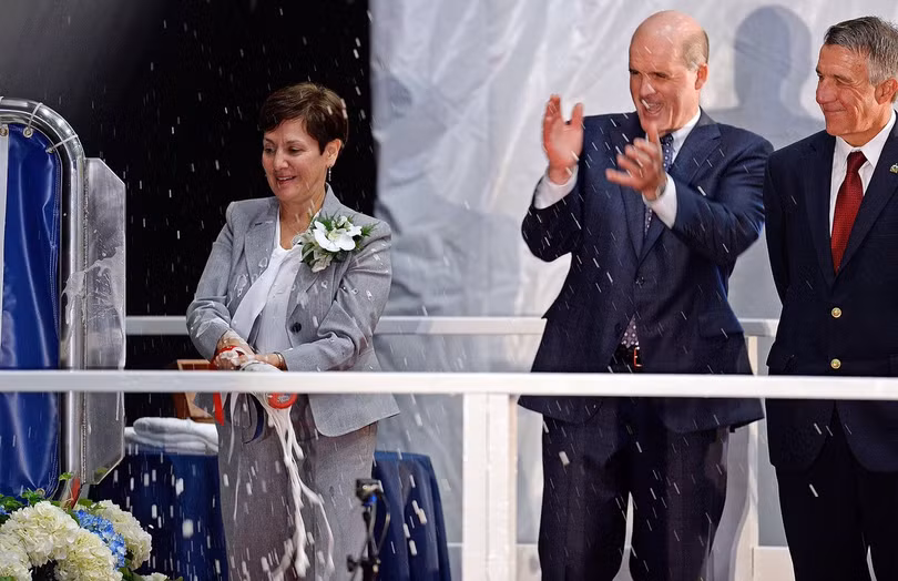 Lễ hạ thủy tàu ngầm nguyên tử Delaware (SSN791). Ảnh: Hải quân Mỹ.