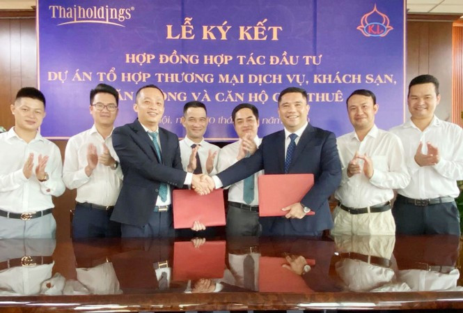Biểu lễ ký kết hợp đồng giữa ThaiHoldings và CTCP Du lịch Kim Liên (Nguồn: THD)