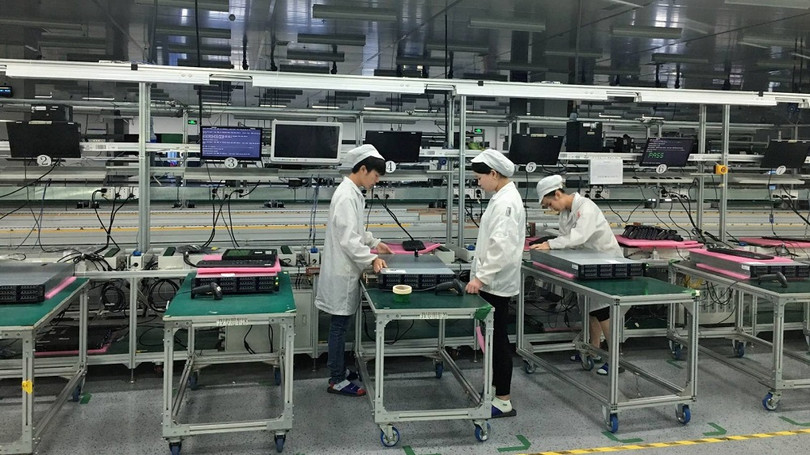 Nhà máy mới tại tỉnh Quảng Châu của Foxconn là cơ sở sản xuất màn hình tiên tiến nhất tại Trung Quốc. Ảnh: NAR