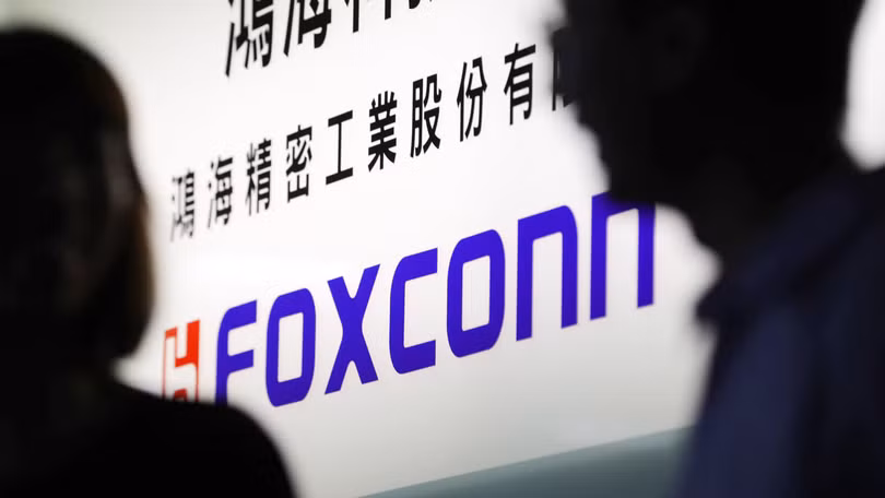 Mặc dù thay đổi kế hoạch xây dựng nhà máy mới tại bang Wisconsin, nhưng Foxconn vẫn cam kết đem về 13.000 việc làm cho người Mỹ. Ảnh: NAR