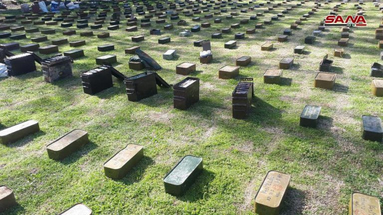 Quân đội Syria thu giữ một số lượng lớn vũ khí của lực lượng Hồi giáo cực đoan trên chiến trường các tỉnh Homs, Daraa, Damascus. Ảnh: SANA. Quân đội Syria thu giữ một số lượng lớn vũ khí của lực lượng Hồi giáo cực đoan trên chiến trường các tỉnh Homs, Daraa, Damascus. Ảnh: SANA.