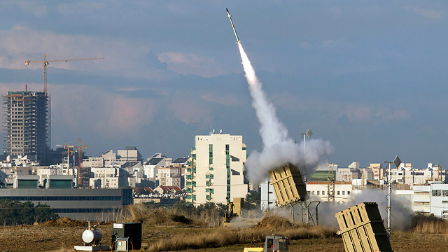 Hệ thống tên lửa phòng thủ tên lửa Iron Dome trên lãnh thổ Israel. Ảnh: Ynet. News.