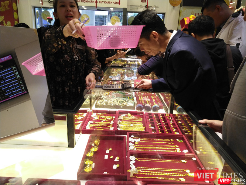 Các giao dịch diễn ra khá nhanh chóng, chỉ từ 5 - 10 phút