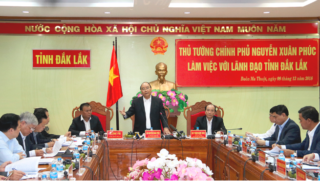 Thủ tướng Chính phủ Nguyễn Xuân Phúc phát biểu chỉ đạo tại buổi làm việc với tỉnh Đắk Lắk (Nguồn: daklak.gov.vn) Thủ tướng Chính phủ Nguyễn Xuân Phúc phát biểu chỉ đạo tại buổi làm việc với tỉnh Đắk Lắk (Nguồn: daklak.gov.vn)