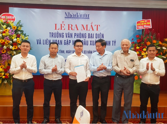 Nhà báo Võ Tá Quỳnh được bổ nhiệm làm Trưởng VPĐD Tạp chí Nhà đầu tư khu vực Bắc Trung Bộ