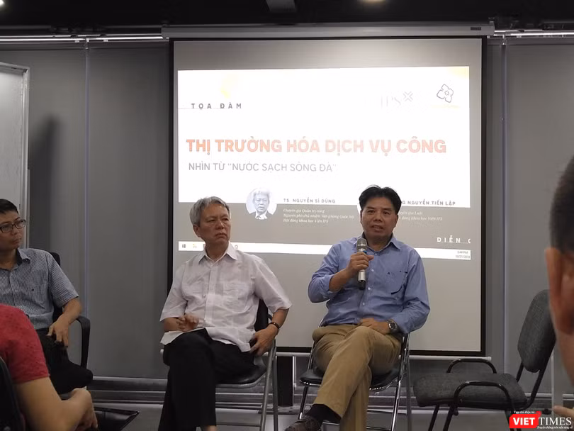 Các diễn giả chia sẻ tại buổi tọa đàm