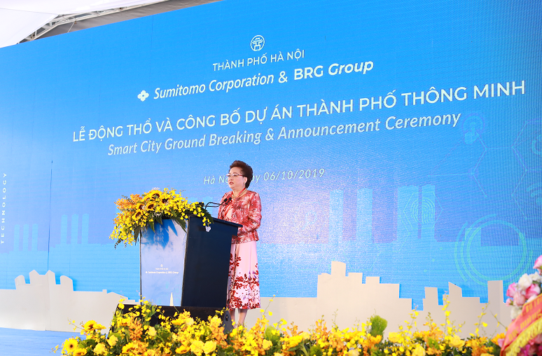 Chủ tịch Tập đoàn BRG - bà Nguyễn Thị Nga - phát biểu tại buổi lễ