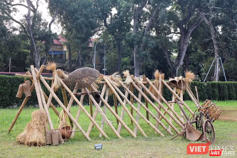 Một số đồ trang trí tại lễ hội.