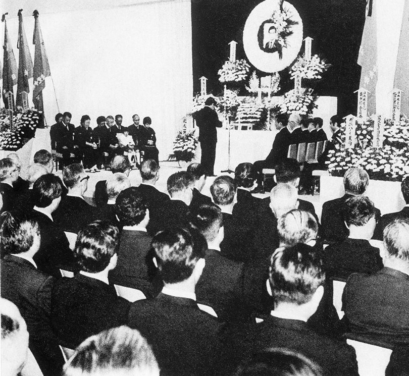 Lễ viếng nhà báo Takano Isao của tờ Akahata (Cờ đỏ) tại Hà Nội ngày 13.3.1979.