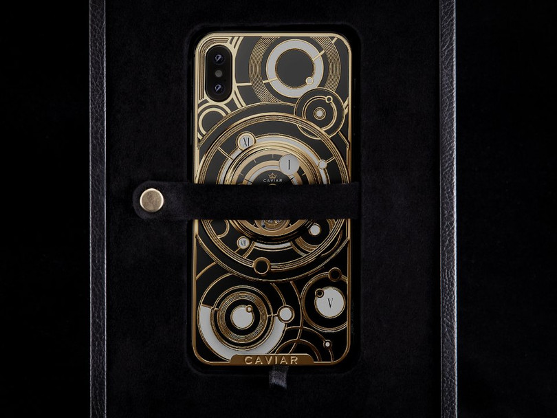 Ở phiên bản đặc biệt này của Caviar, bạn sẽ tháo dây đeo nhấc iPhone ra khỏi hộp đựng. Ảnh: BI Ở phiên bản đặc biệt này của Caviar, bạn sẽ tháo dây đeo nhấc iPhone ra khỏi hộp đựng. Ảnh: BI