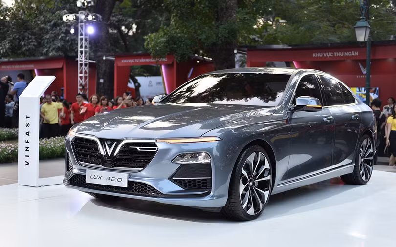 Mẫu sedan Lux A2.0 có giá từ 800 triệu đồng (chưa gồm thuế VAT).