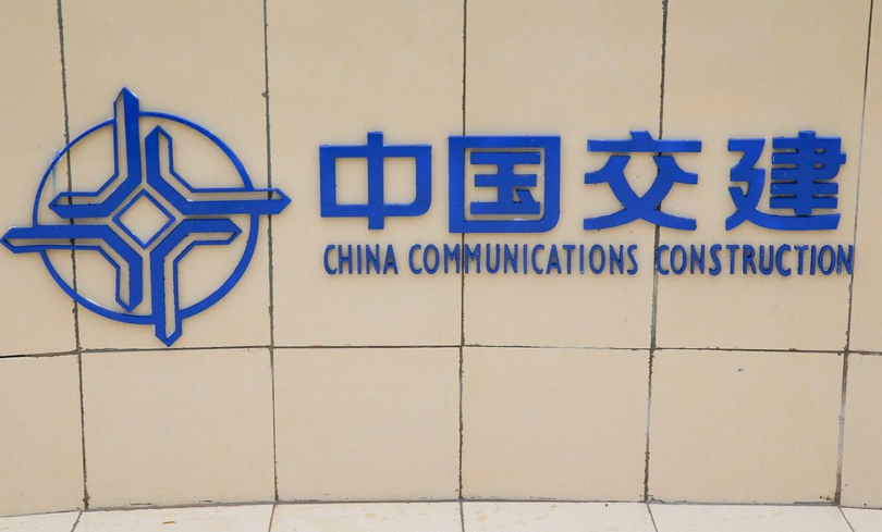 Công ty Xây dựng Giao thông Trung Quốc (CCCC) có đến 5 công ty con được Bộ Thương mại Mỹ đưa vào "danh sách đen" vì tham gia xây đảo nhân tạo và quân sự hóa Biển Đông. Ảnh: Shutterstock. Công ty Xây dựng Giao thông Trung Quốc (CCCC) có đến 5 công ty con được Bộ Thương mại Mỹ đưa vào "danh sách đen" vì tham gia xây đảo nhân tạo và quân sự hóa Biển Đông. Ảnh: Shutterstock.