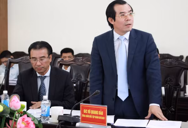 Ông Vũ Quang Bảo (bên phải) đảm nhiệm nhiều vị trí tại Tập đoàn Bitexco. (Ảnh: Internet) Ông Vũ Quang Bảo (bên phải) đảm nhiệm nhiều vị trí tại Tập đoàn Bitexco. (Ảnh: Internet)