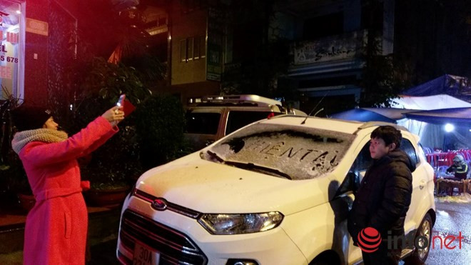 Miền Bắc chìm trong giá rét, tuyết bắt đầu rơi ở Sapa ảnh 1