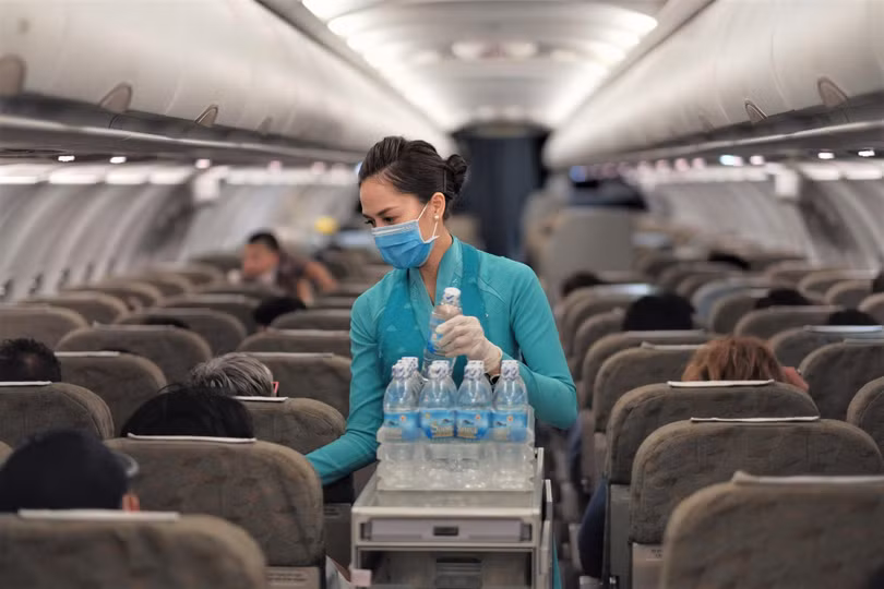 Vietnam Airlines đã phải "cắt giảm" 10.000 nhân sự để tiết giảm chi phí (Ảnh: Internet) Vietnam Airlines đã phải "cắt giảm" 10.000 nhân sự để tiết giảm chi phí (Ảnh: Internet)