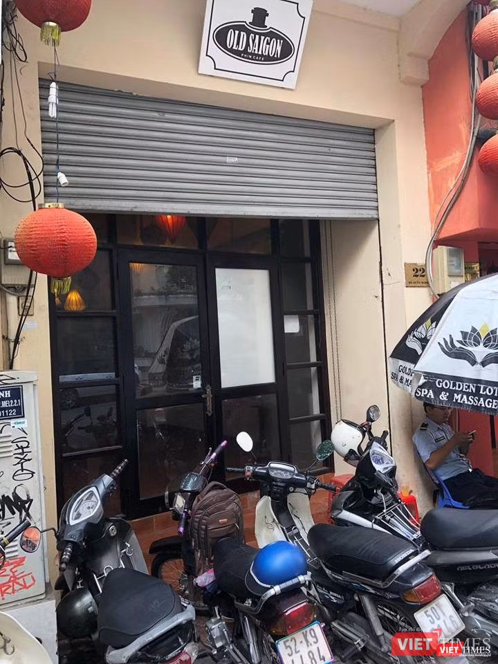 Bắt đầu từ tháng 02/2017, trụ sở Công ty TNHH Phát triển hạ tầng Bến Nghé được chuyển về địa chỉ này, tại một căn nhà rất bình thường trên con phố Hồ Huấn Nghiệp, Quận 1. Căn nhà nhìn thẳng sang khách sạn Grand Hotel, và mất ít bước đi bộ để tới tòa nhà Saigon Times Square.