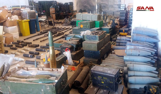 Vũ khí thu giữ được của lực lượng Hồi giáo cực đoan ở tỉnh Quneitra. Ảnh SANA Vũ khí thu giữ được của lực lượng Hồi giáo cực đoan ở tỉnh Quneitra. Ảnh SANA
