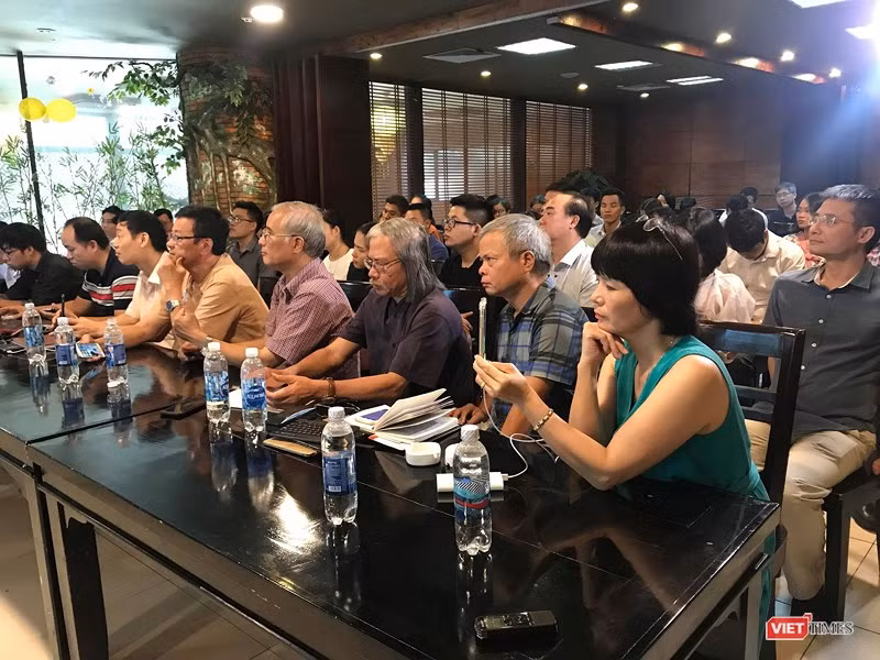 Quang cảnh buổi sinh hoạt chuyên đề do CLB Cafe Số tổ chức Quang cảnh buổi sinh hoạt chuyên đề do CLB Cafe Số tổ chức