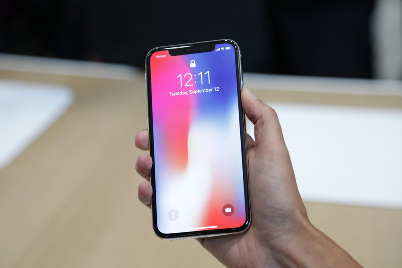 iPhone X. Ảnh: TechCrunch