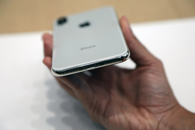 iPhone X. Ảnh: TechCrunch