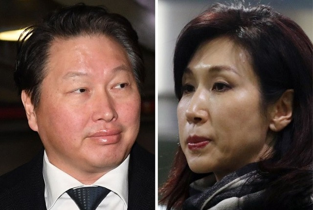 Tin đồn gia đình ông Chey Tae-won và bà Roh Soh-yeong rạn nứt bắt đầu xuất hiện vào tháng 6/2012. Ảnh: Yonhap.