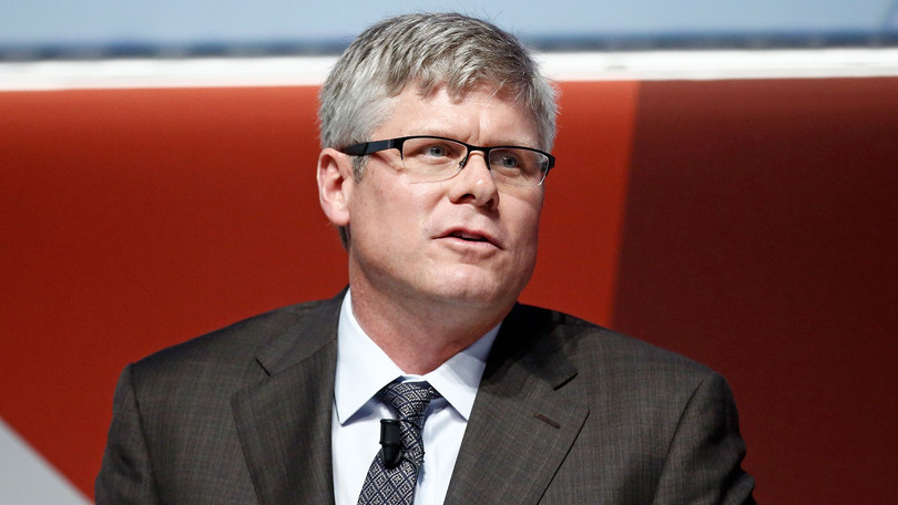 CEO Qualcomm Steve Mollenkopf tiết lộ hồi tháng 11 rằng đang đàm phán với Apple để tìm ra cách giải quyết tranh chấp giữa 2 bên. Ảnh: Bloomberg CEO Qualcomm Steve Mollenkopf tiết lộ hồi tháng 11 rằng đang đàm phán với Apple để tìm ra cách giải quyết tranh chấp giữa 2 bên. Ảnh: Bloomberg