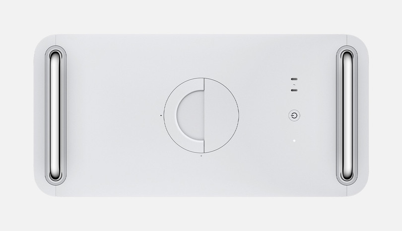 Khóa kim loại trên đỉnh máy.