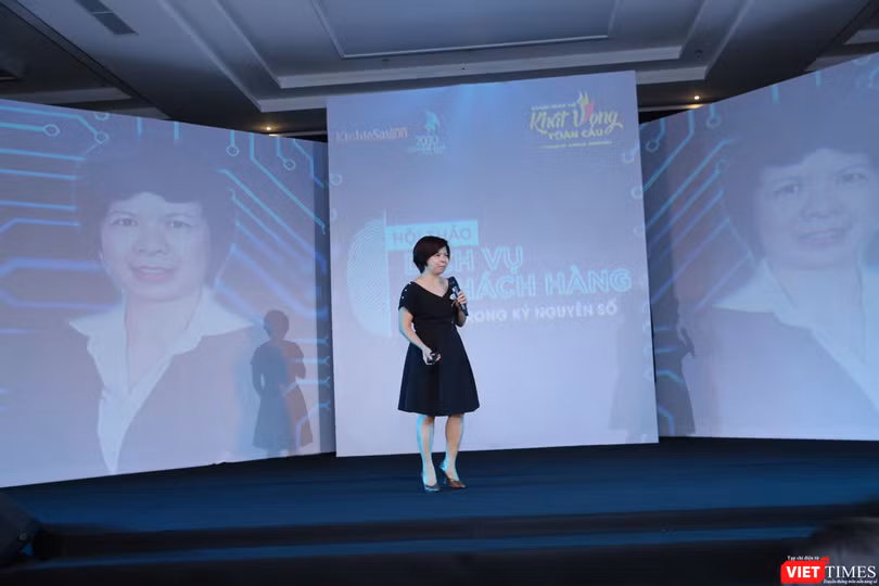 Bà Đặng Thúy Hà nhấn mạnh tầm quan trọng của công nghệ trong chăm sóc khách hàng Bà Đặng Thúy Hà nhấn mạnh tầm quan trọng của công nghệ trong chăm sóc khách hàng