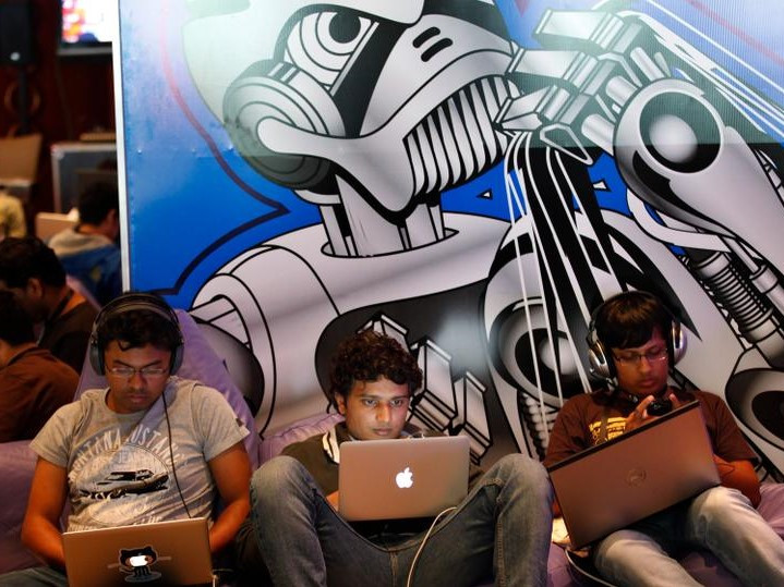 Ảnh: HouseofBot Ảnh: HouseofBot