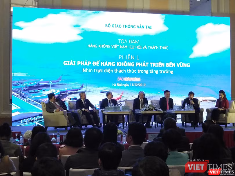 Toàn cảnh buổi tọa đàm "Hàng không Việt Nam: Cơ hội và thách thức"